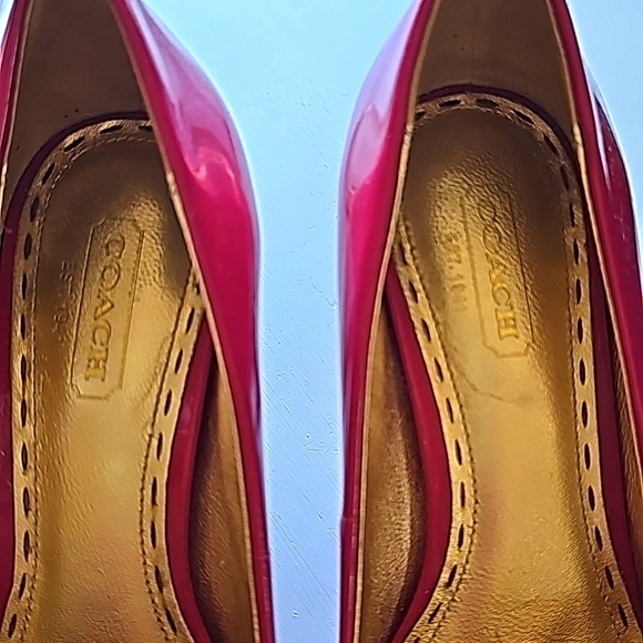 Coach fuchsia patent pumps heels Sz 5 - Picture 6 of 7